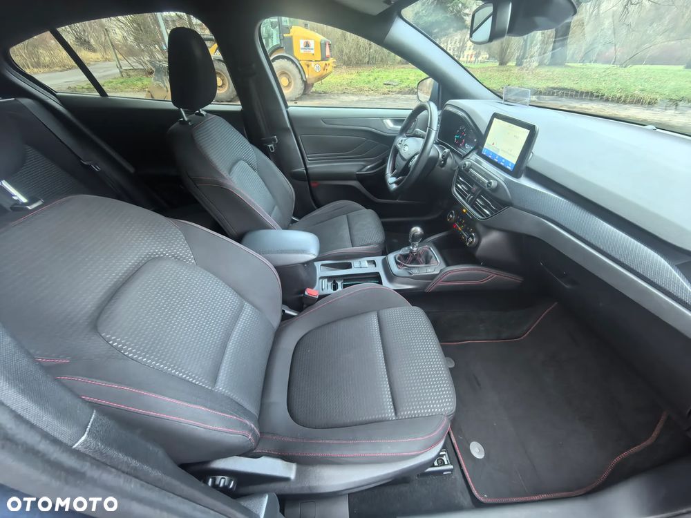 Ford Focus 1.0 EcoBoost Start-Stopp-System ST-LINE STYLE - 32