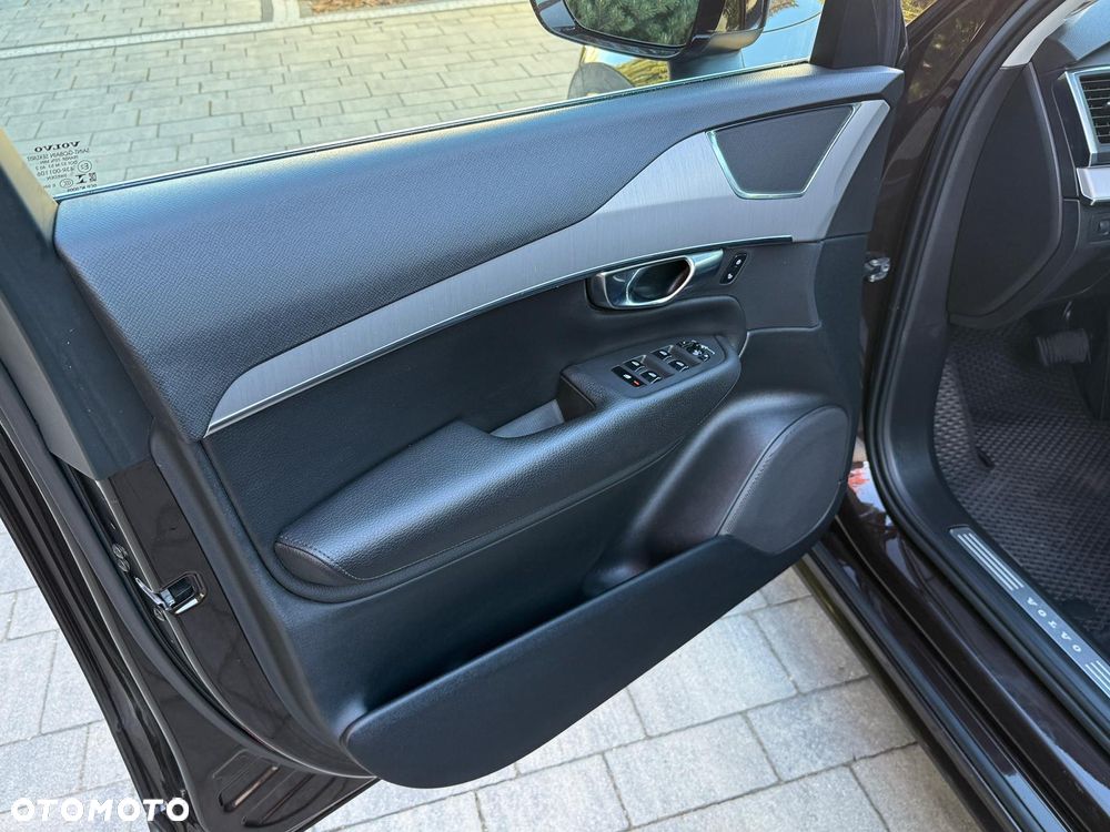 Volvo XC 90 B5 D AWD Momentum Pro - 23