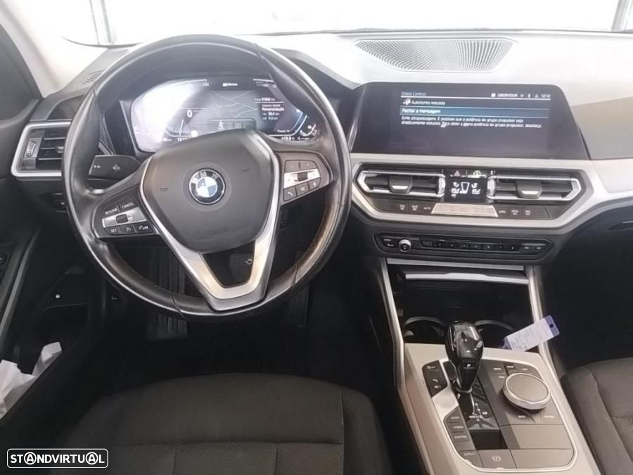 BMW 330 e Auto - 10