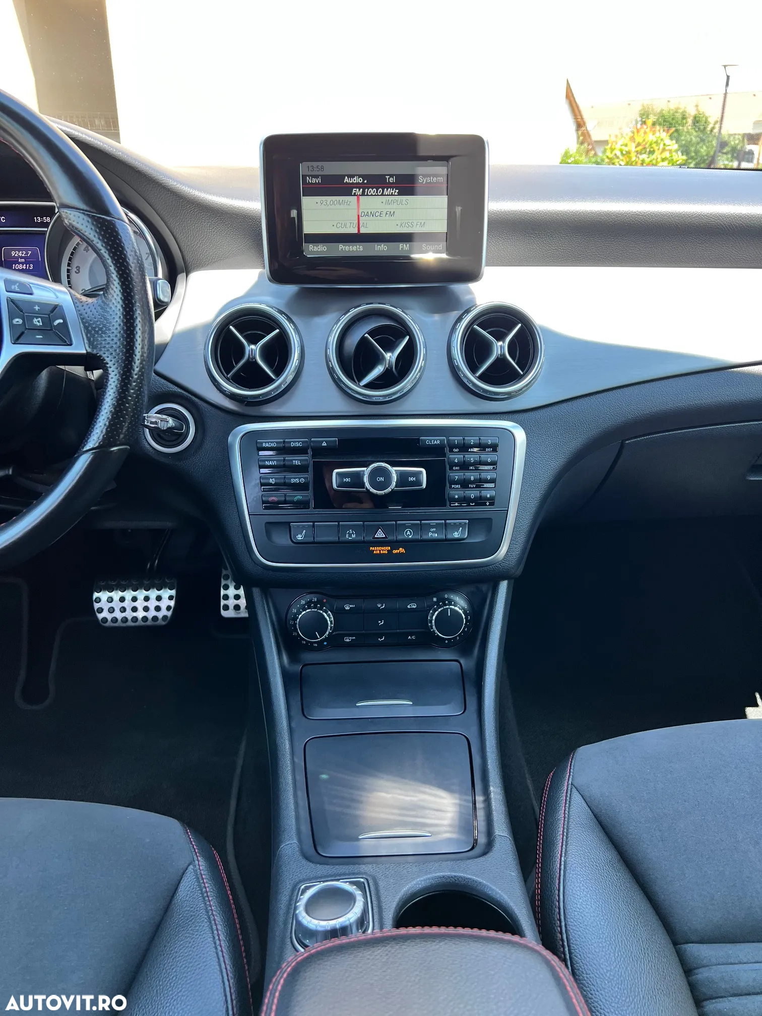 Mercedes-Benz GLA 200 7G-DCT AMG Line - 25
