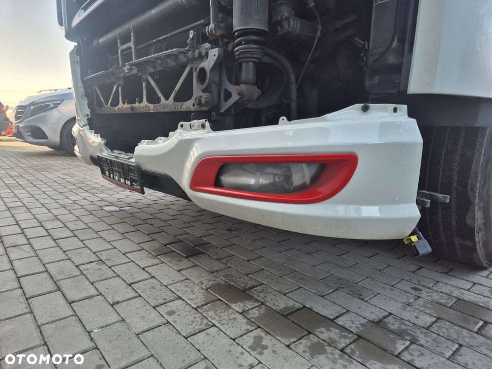 ZDERZAK KOMPLETNY Z HALOGENAMI DAF XF 106 EURO 6 - 3