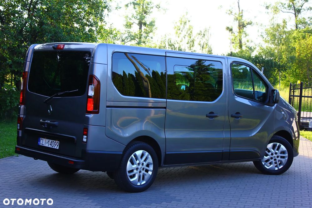 Renault Trafic 2.0 dCi - 9