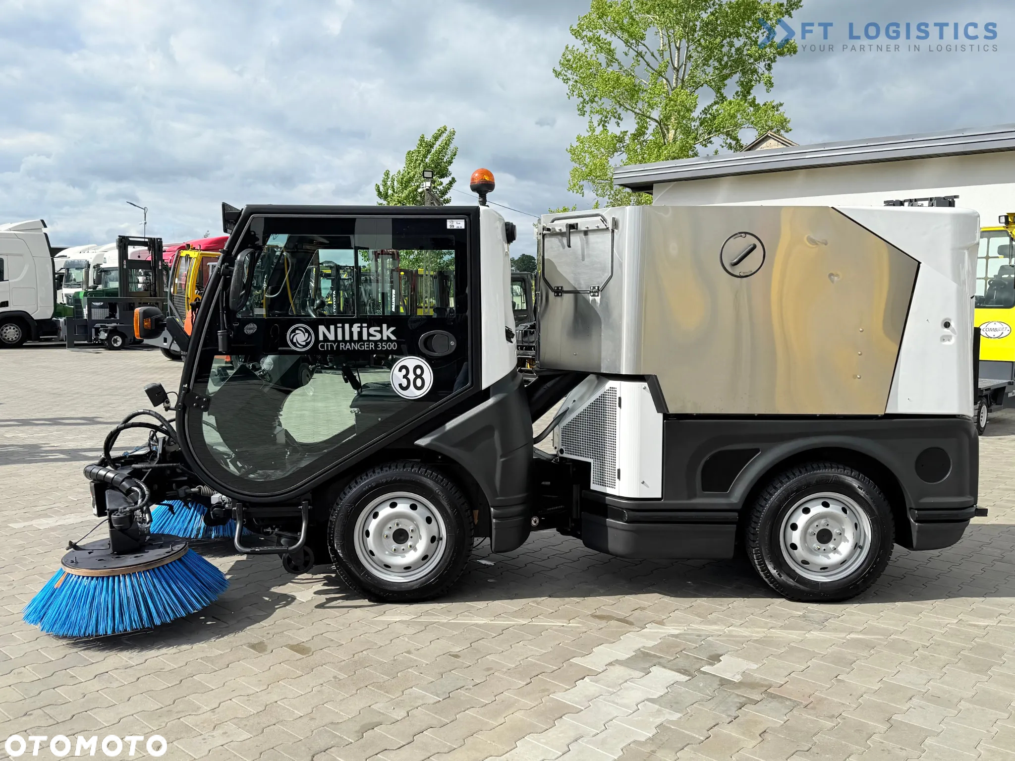 Inny Nilfisk City Ranger 3500 – Zamiatarka Komunalna Przegubowa | Rok 2017 | Tylko 442 mth | Diesel | 4x4 - 3
