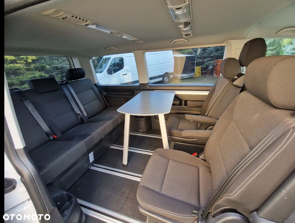Volkswagen Multivan - 10
