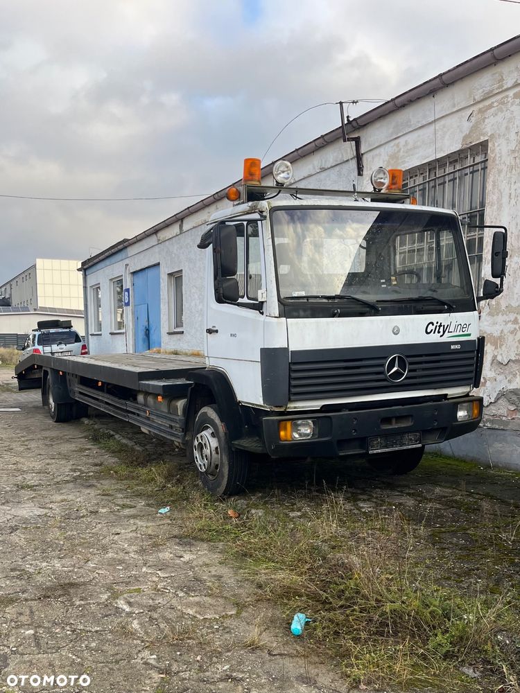 Mercedes-Benz 814 - 1