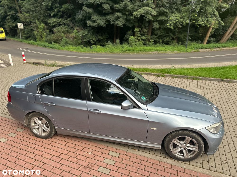 BMW Seria 3 318i - 8