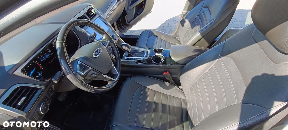 Ford Fusion - 5