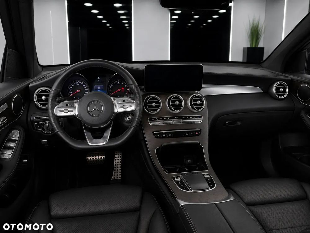 Mercedes-Benz GLC 300 e 4-Matic AMG Line - 10