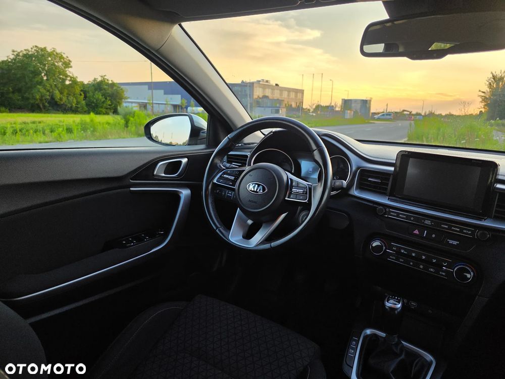 Kia Ceed 1.4 T-GDI L - 21