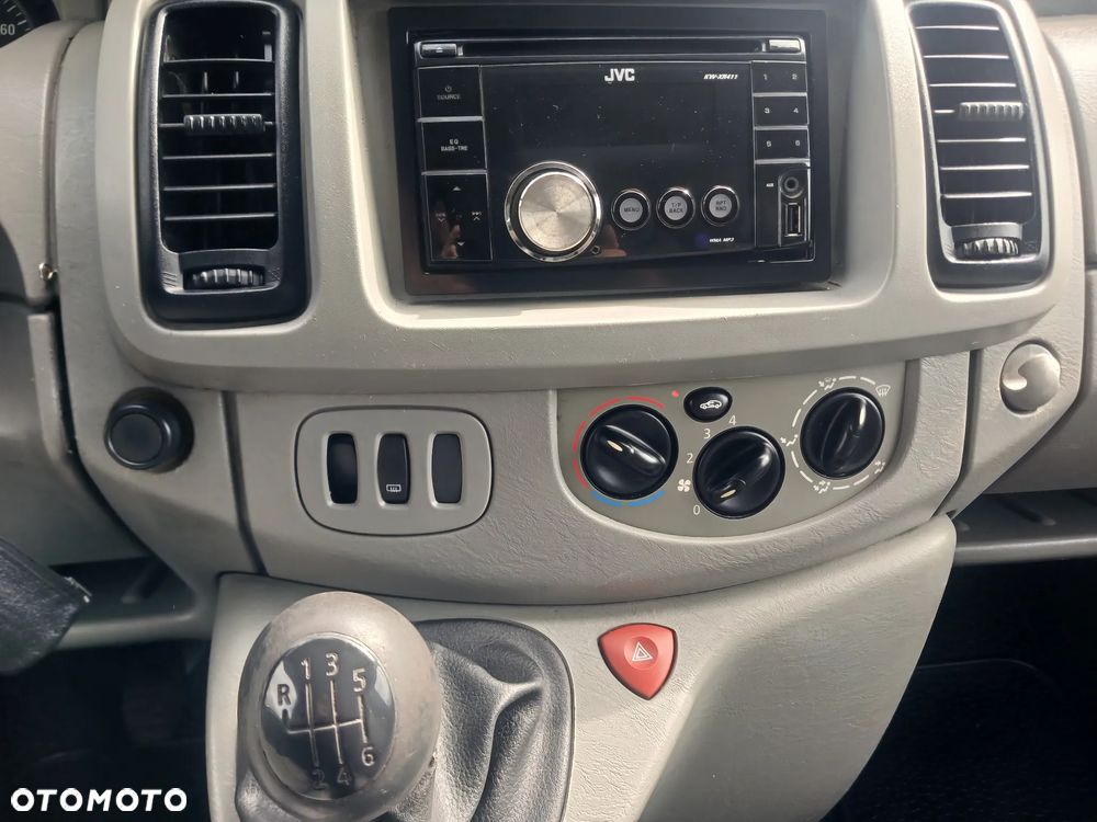 Opel Vivaro - 12
