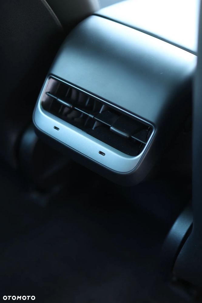 Tesla Model 3 - 11