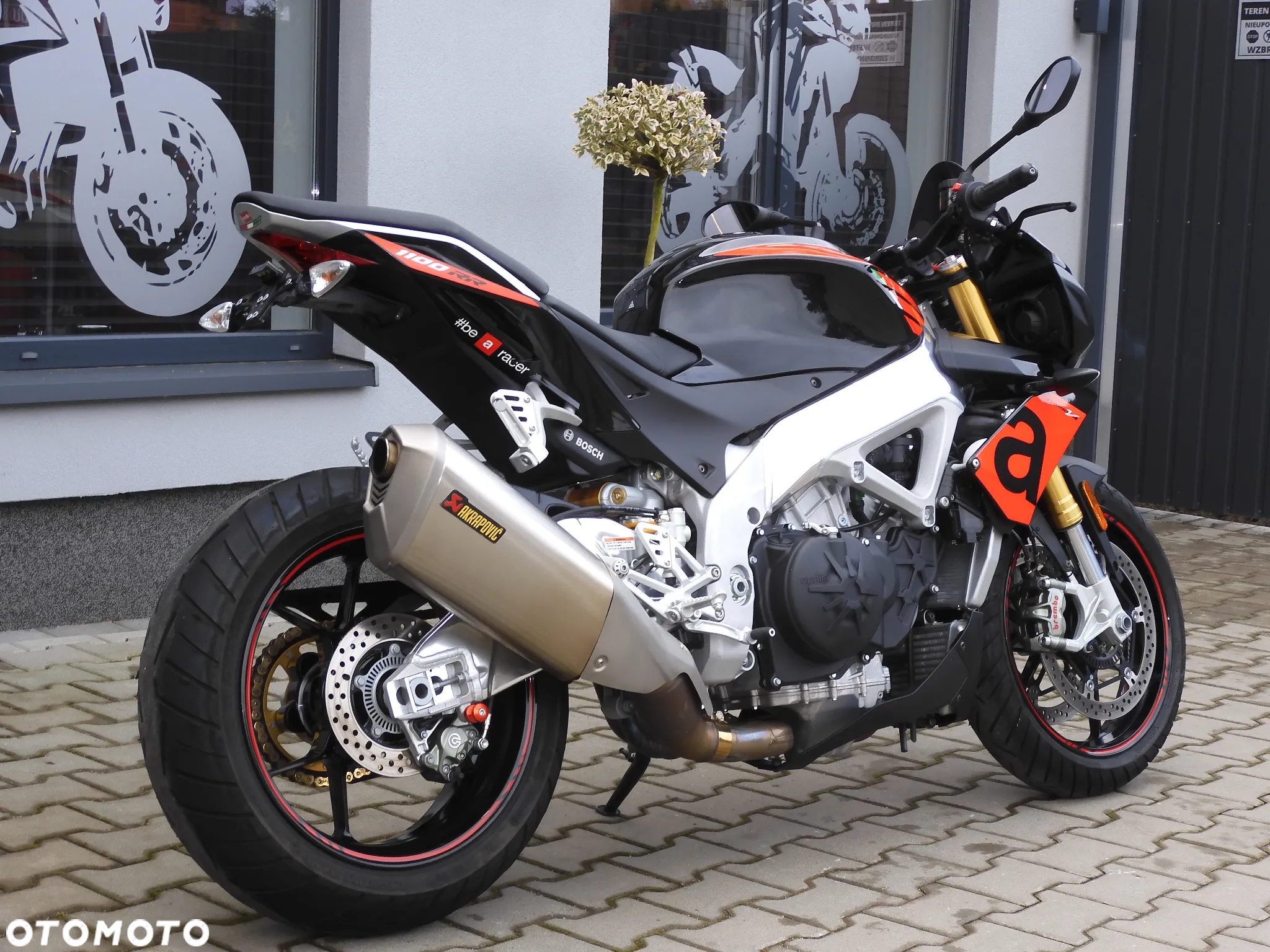 Aprilia Tuono - 10