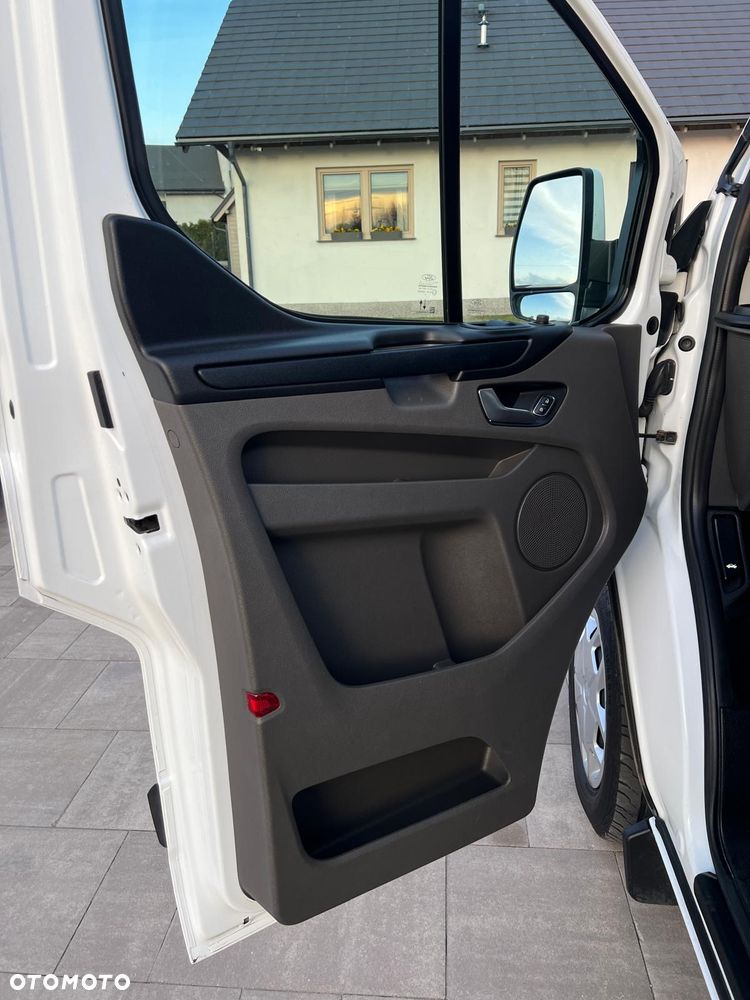 Ford Transit Custom - 13