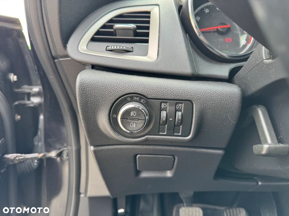 Opel Astra 1.4 Turbo Design Edition - 20