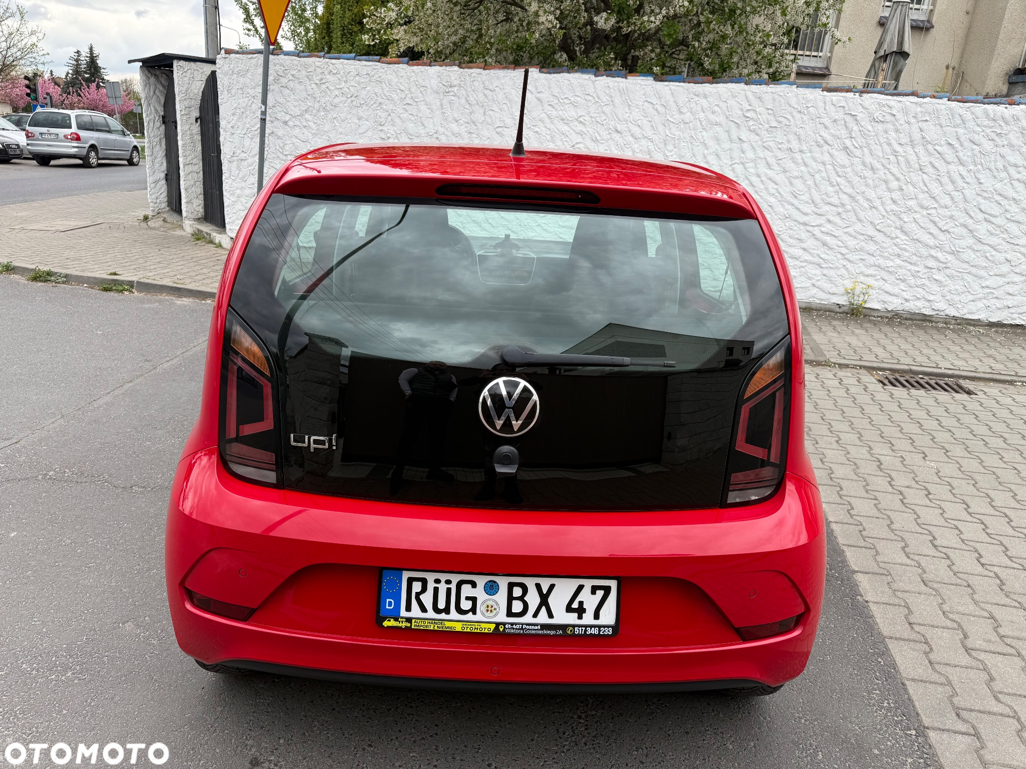 Volkswagen up! colour fortana red - 27