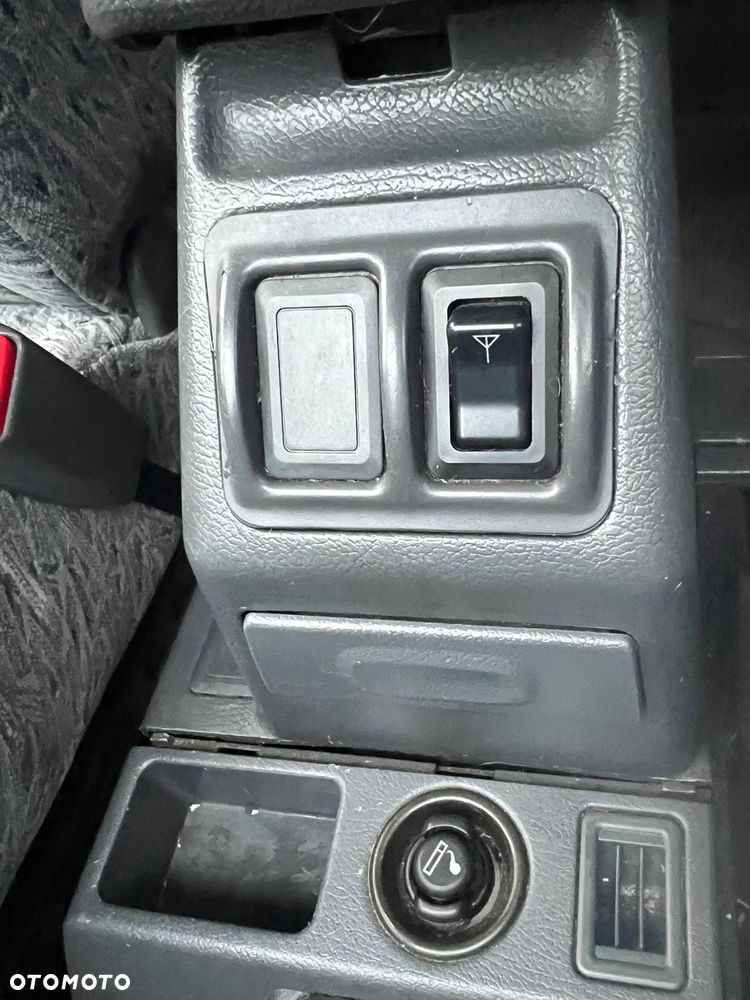 Mitsubishi Pajero - 13