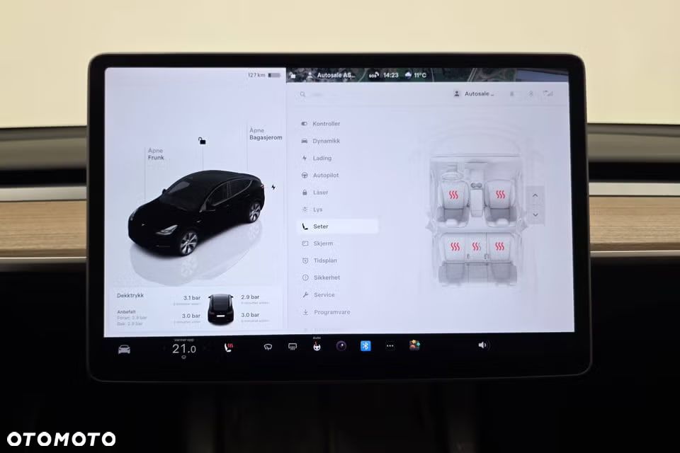 Tesla Model Y Long Range AWD - 17