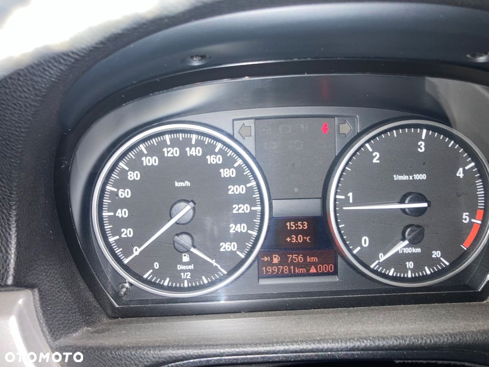 BMW Seria 3 318d DPF - 12