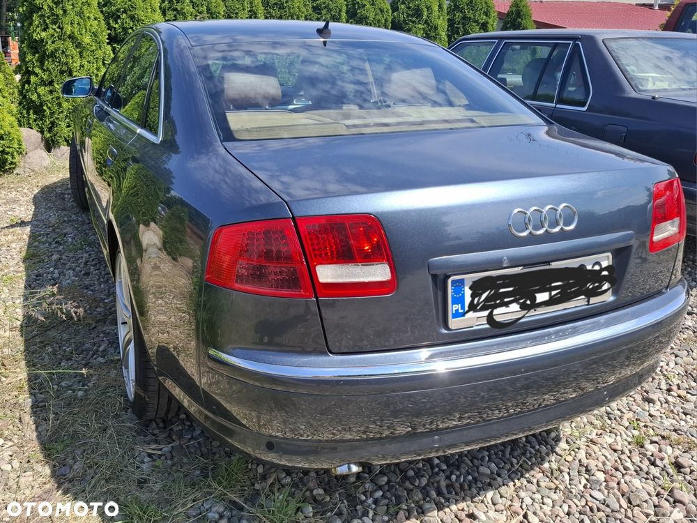 Audi A8 - 4