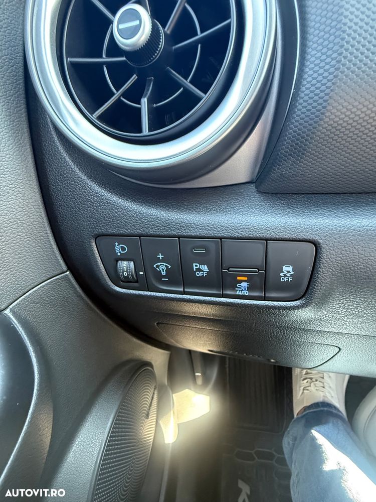Hyundai KONA - 17