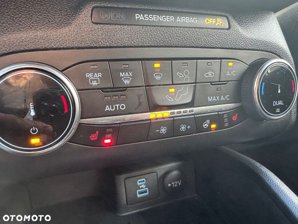 Ford Kuga 2.5 Duratec FHEV 4x4 ST-LINE - 25