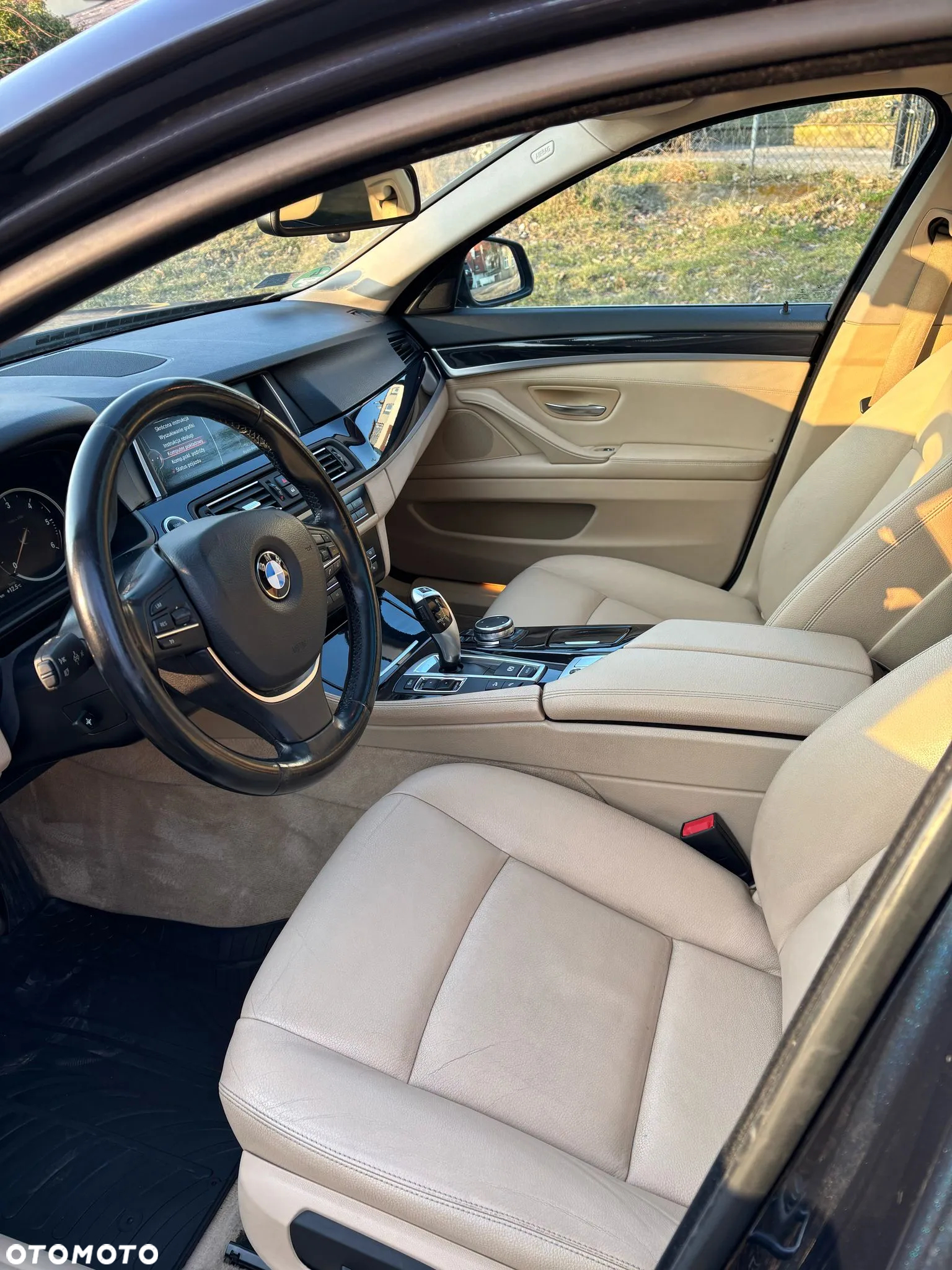 BMW Seria 5 520d xDrive Touring - 15