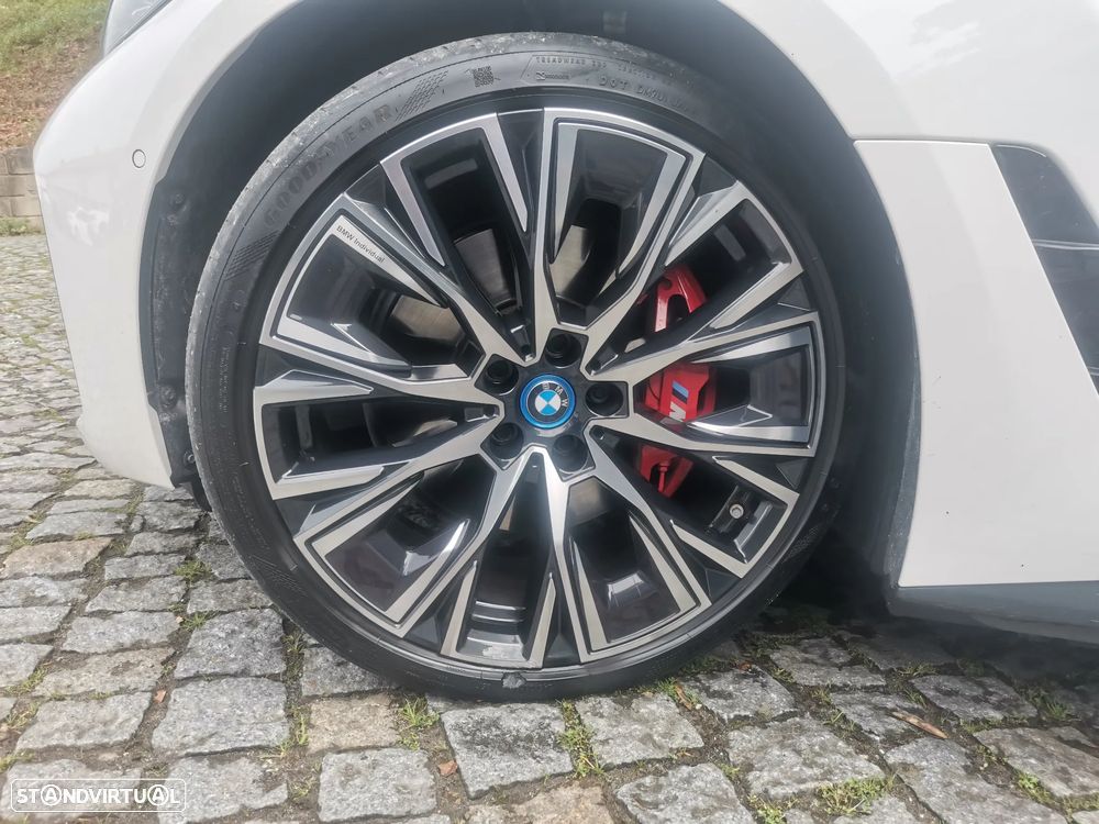 BMW i4 eDrive40 Pack Desportivo M - 12