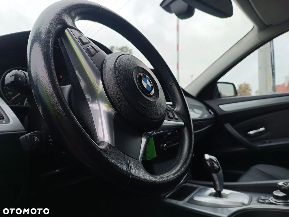 BMW Seria 5 520d Touring Special Edition - 26