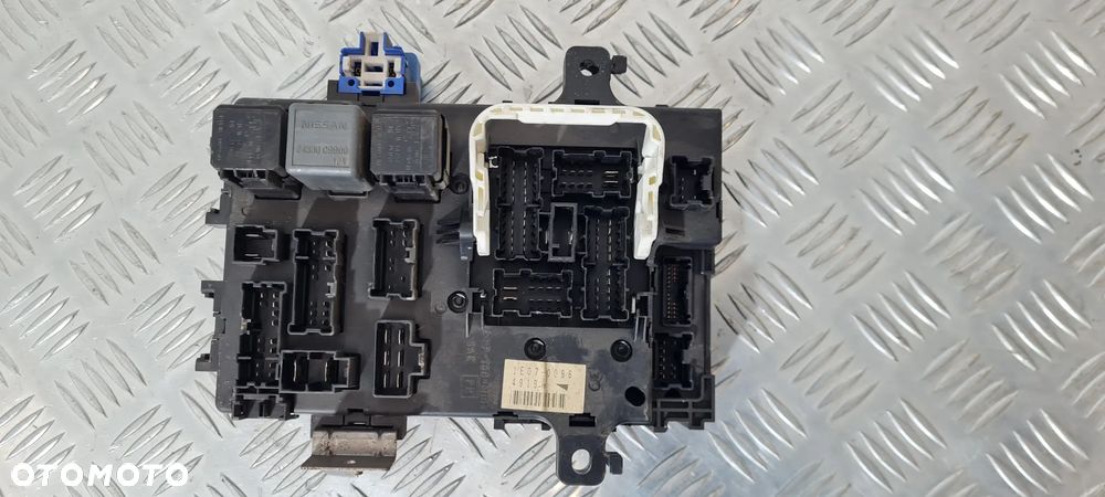 Nissan Terrano II Skrzynka Bezpieczników - 7