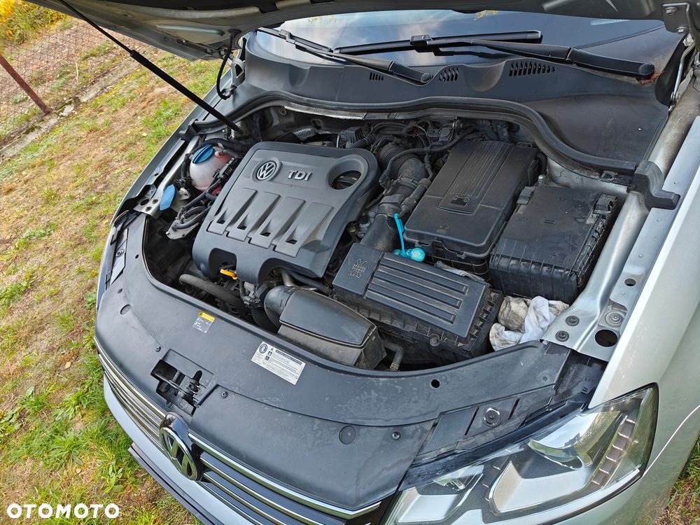 Volkswagen Passat 2.0 TDI Comfortline DSG - 14