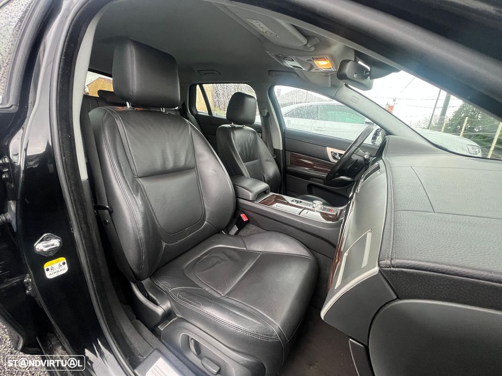 Jaguar XF Sportbrake 2.2 - 18