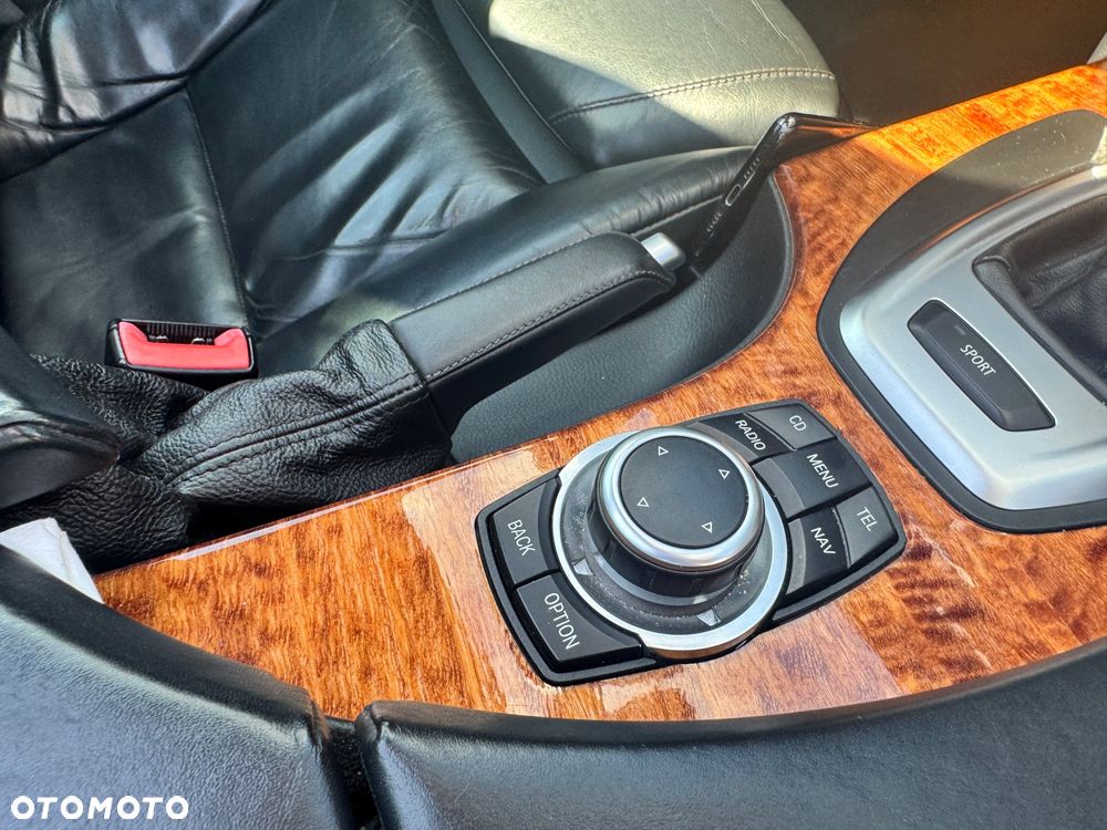 BMW Seria 5 525d Edition Exclusive - 31