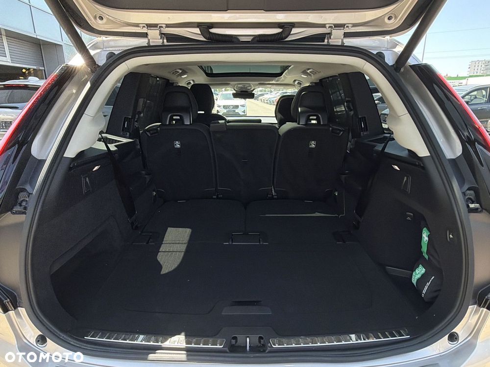 Volvo XC 90 - 32