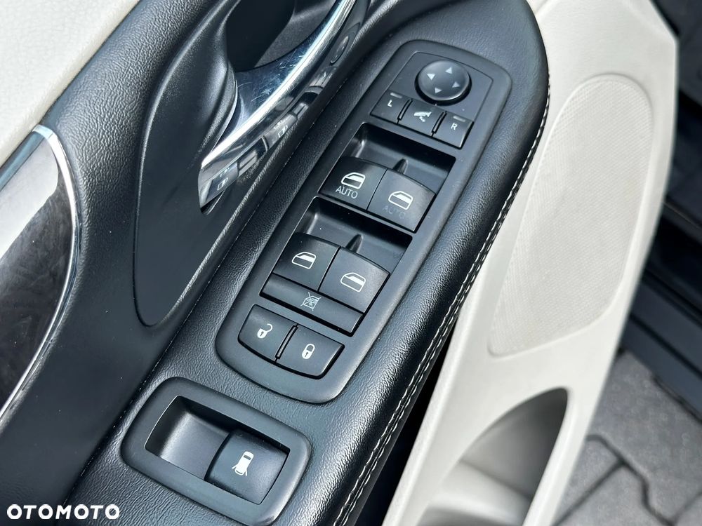 Lancia Voyager 2.8 Multijet 16v Platinum - 25