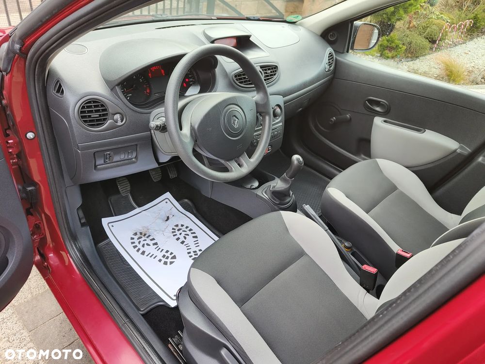 Renault Clio 1.2 16V 75 Expression - 9