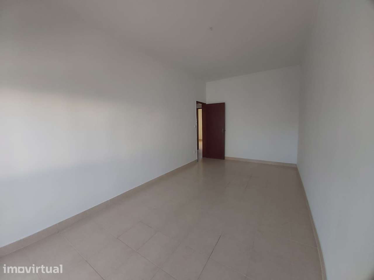 Apartamento em Moita, Moita - Grande imagem: 3/16