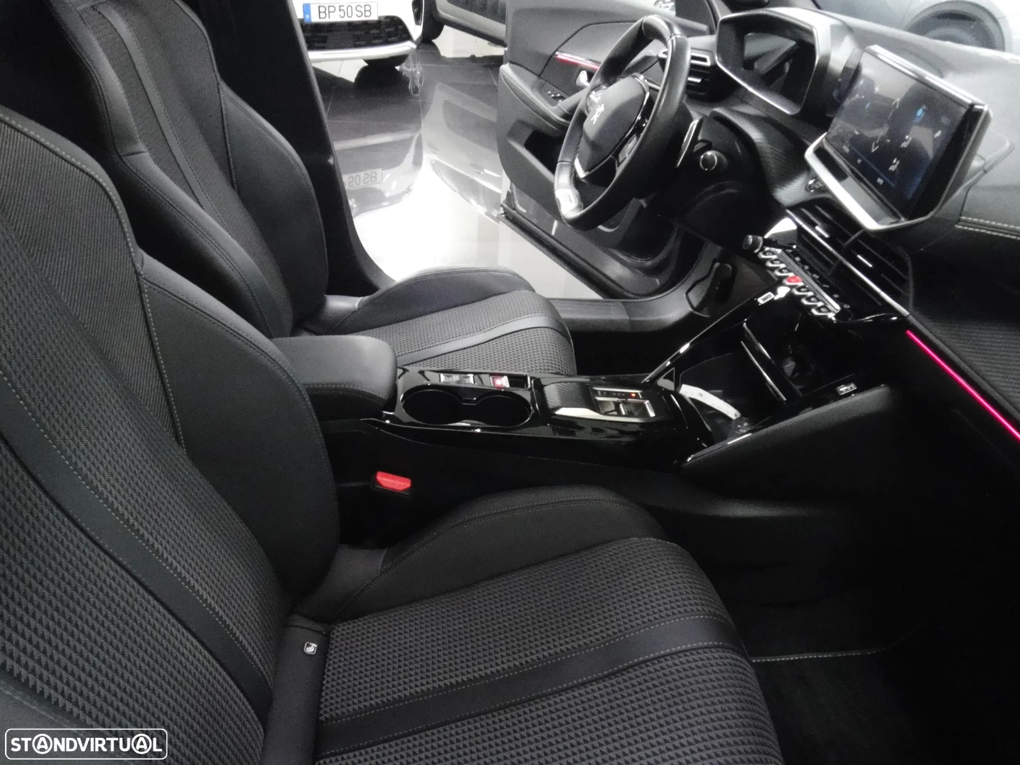 Peugeot 2008 1.2 PureTech GT EAT8 - 25