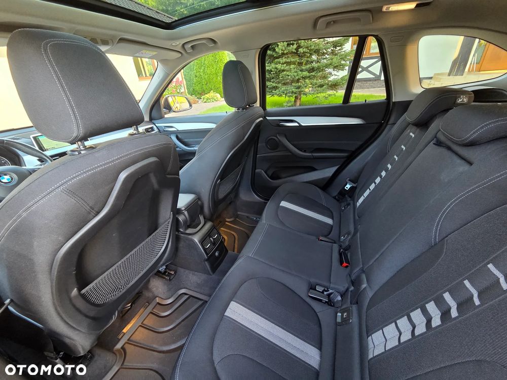 BMW X1 xDrive20i xLine - 4