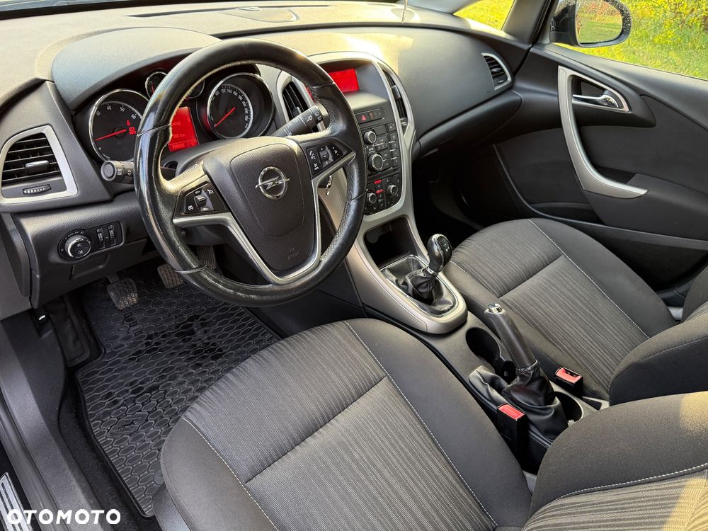 Opel Astra IV 1.4 T Cosmo - 11