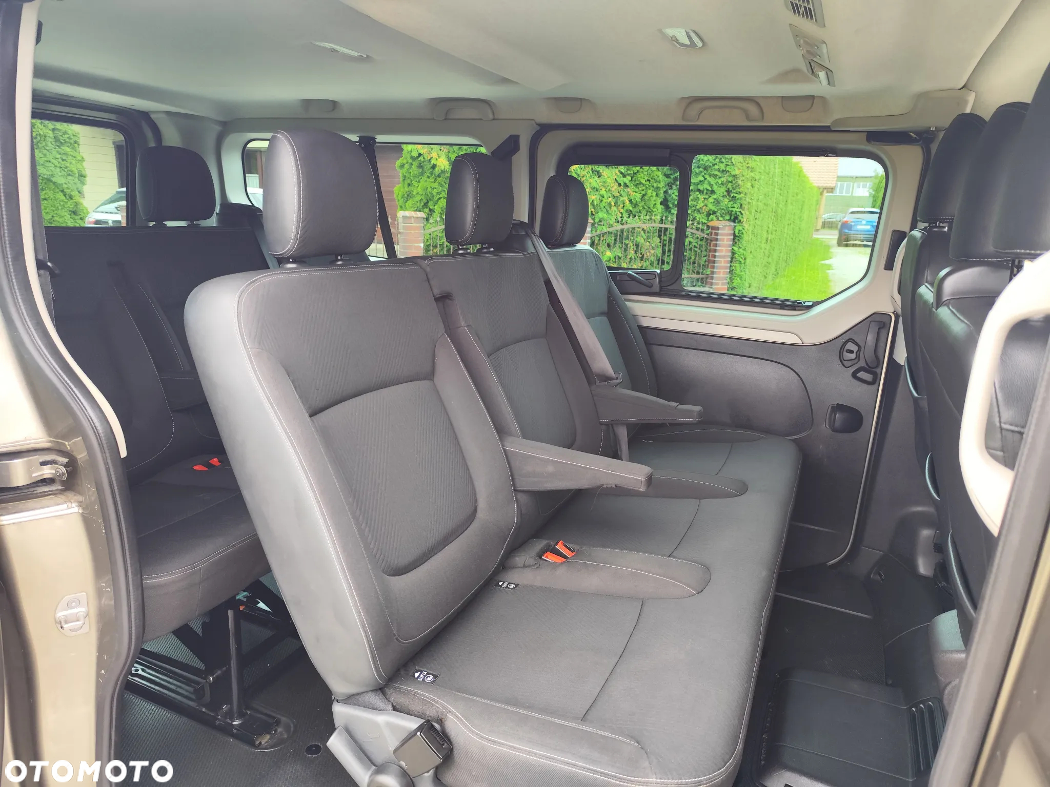 Renault Trafic Grand SpaceClass 2.0 dCi - 13