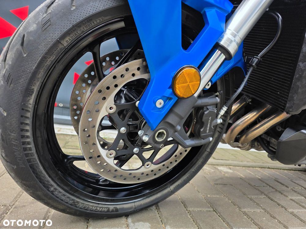 Suzuki GSX - 15