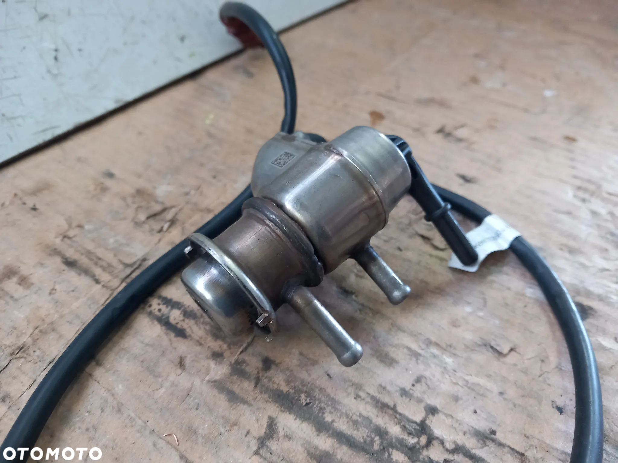 WTRYSKIWACZ ADBLUE AUDI A4 B9 2.0 TDI 04L131113S - 3
