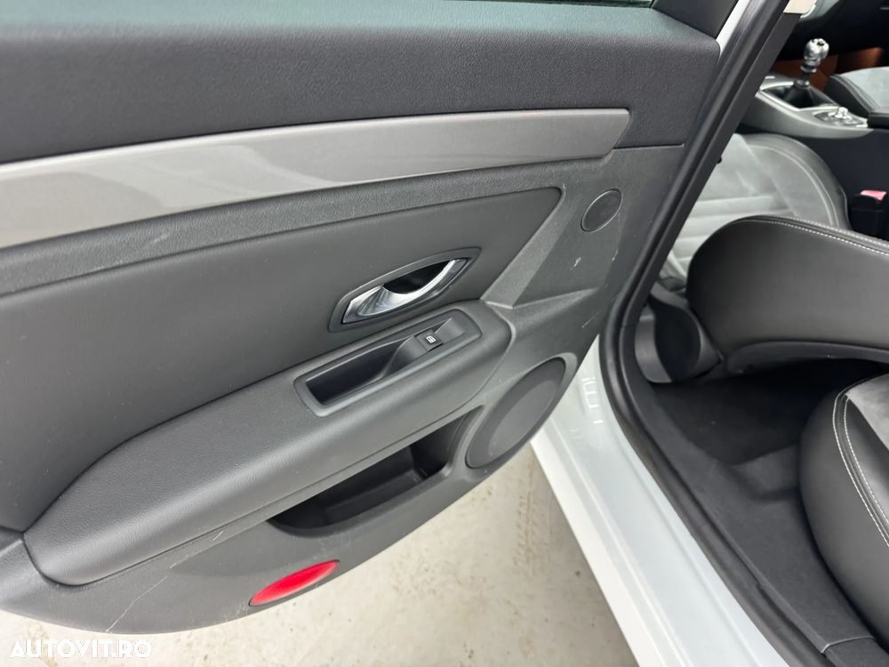 Renault Laguna ENERGY dCi 175 FAP Start & Stop GT - 18