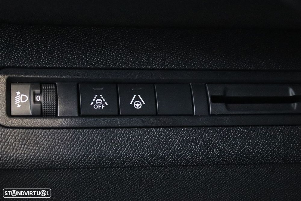 Peugeot 5008 1.2 PureTech Allure Pack EAT8 - 18