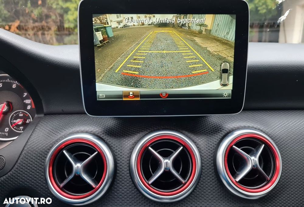 Mercedes-Benz A 180 7G-DCT - 9