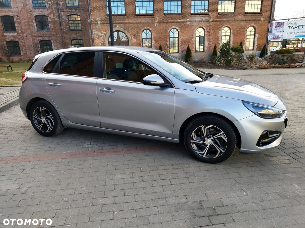 Hyundai i30 1.6 D Comfort DCT - 4