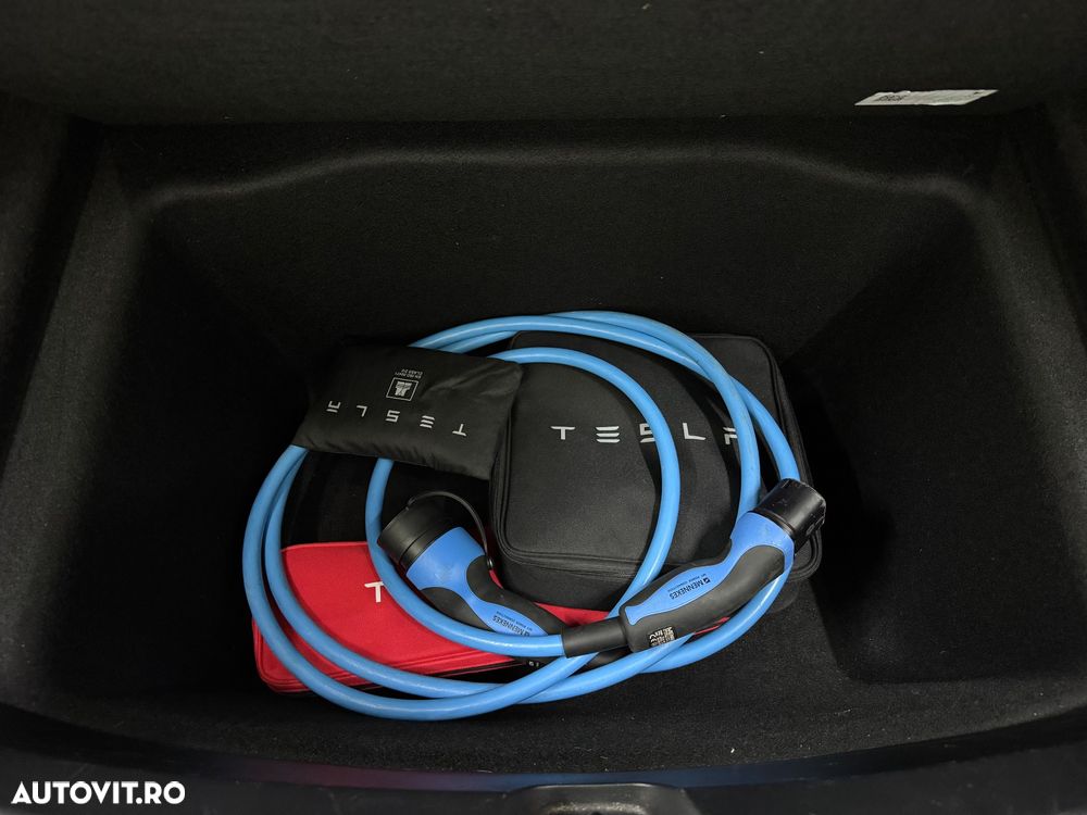 Tesla Model 3 Langstreckenbatterie Allradantrieb Dual Motor - 24