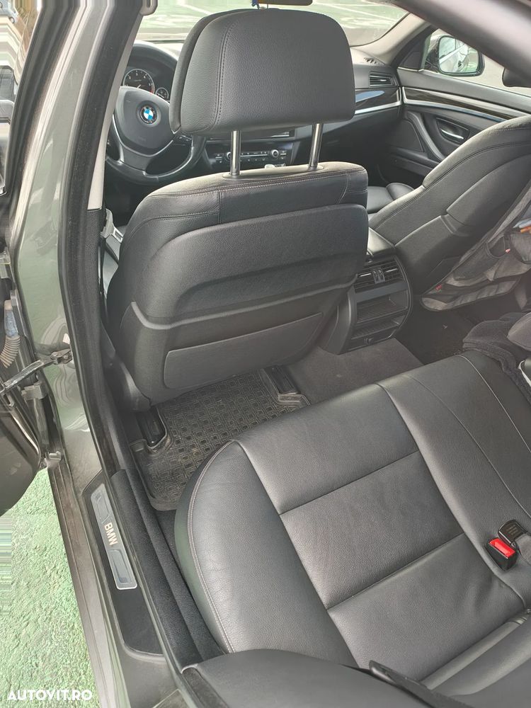 BMW Seria 5 525d xDrive AT - 13
