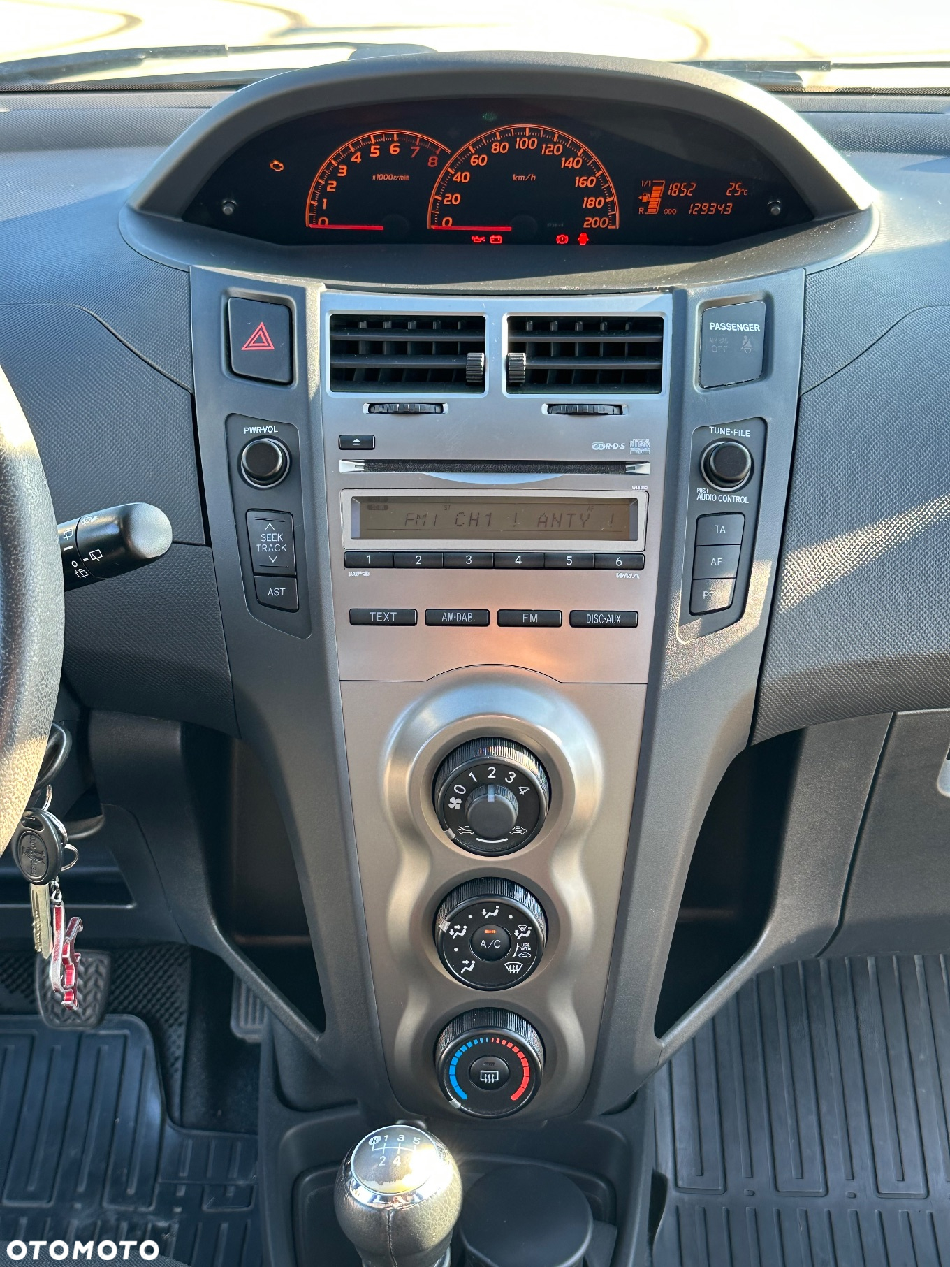 Toyota Yaris 1.33 Premium - 9