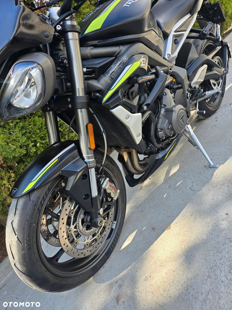 Triumph Street Triple - 14